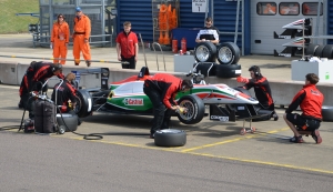 Double pole for Sam in British F3 debut